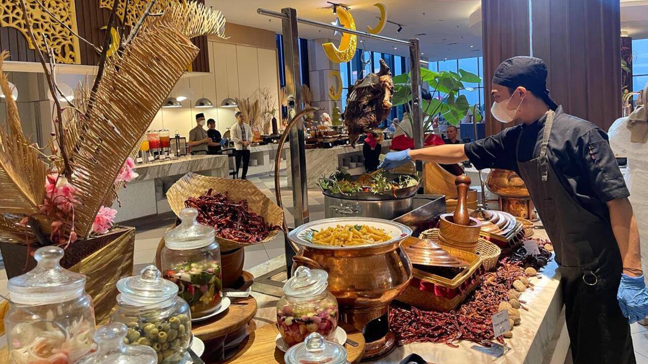 Wyndham Opi Hotel Palembang Hadirkan “Iftar Reunion Buffet” untuk Rayakan Ramadan 1446 H