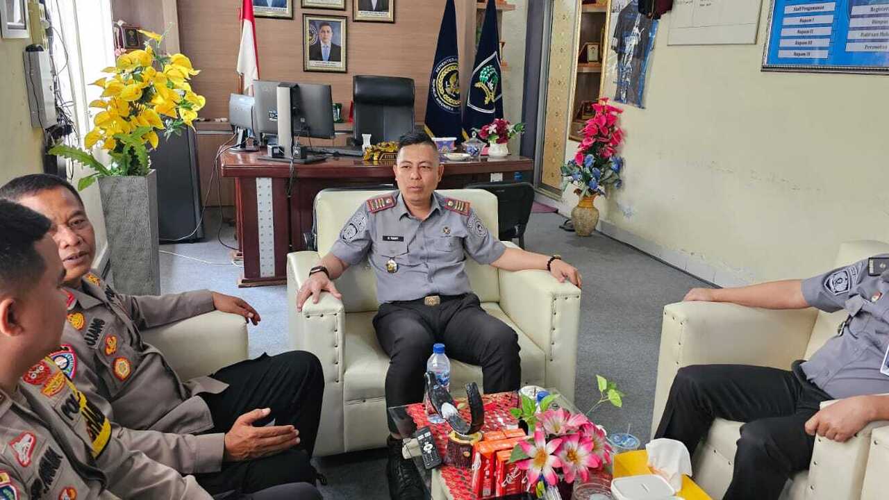 Sinergitas Kasat Binmas Polres OKU dan Anggota, Sambangi Rutan Baturaja untuk Tingkatkan Pembinaan Keamanan