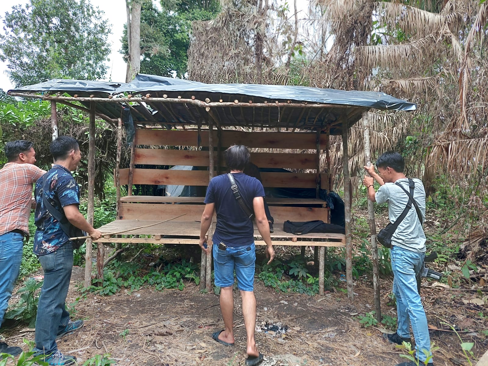 Pengedar dan Pemakai Sabu Kocar Kacir Saat Digerbek Polisi