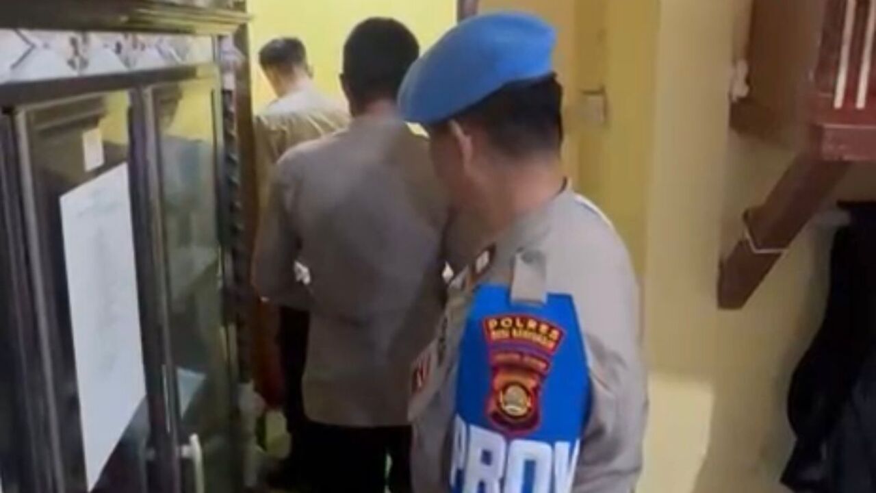 Kapolsek Tungkal Jaya Sidak Anggota dan Laksanakan Tes Urine