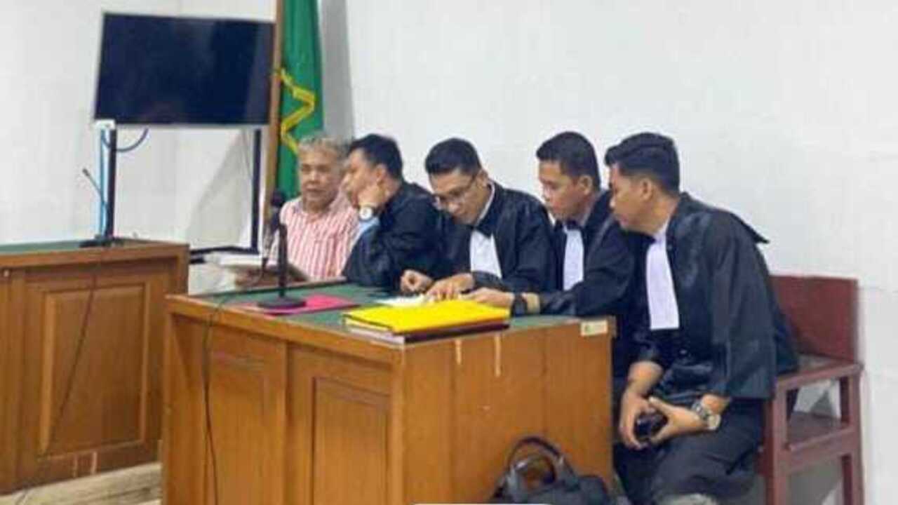 Gema Pembelaan di Ujung Tahun, Menakar Dosa di Balik Tabung Pemadam