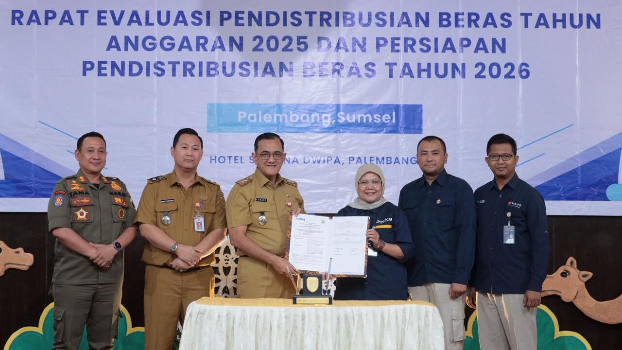 Sekda Edward Candra Apresiasi Distribusi Beras 2025, Pastikan Pengawalan Ketat Tahun 2026
