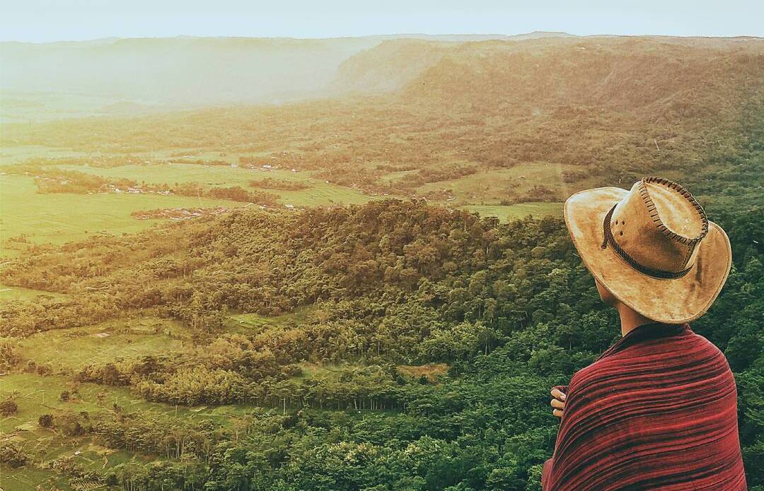 Menikmati Keindahan Alam di Objek Wisata Tebing Panenjoan, Surga Tersembunyi di Tengah Priangan