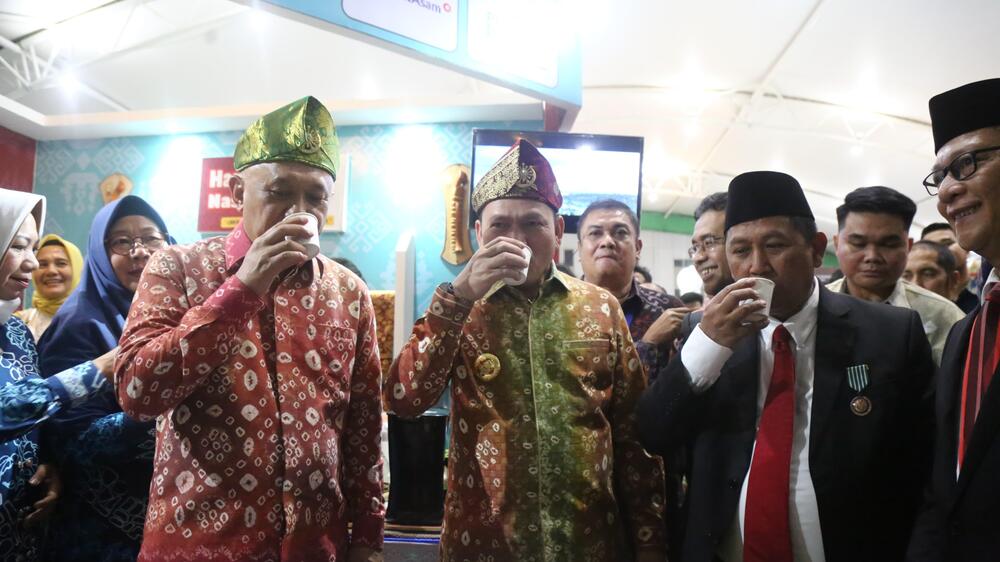 Peringatan Hari UMKM Nasional 2024: Pj Gubernur dan Menteri Koperasi Bahas Tranformasi  dan Pembangunan UMKM