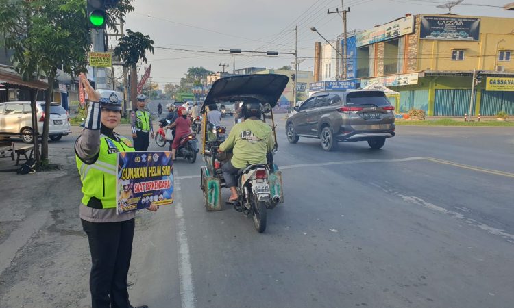 Sosialisasikan Larangan Belok Kiri di Lampu Merah