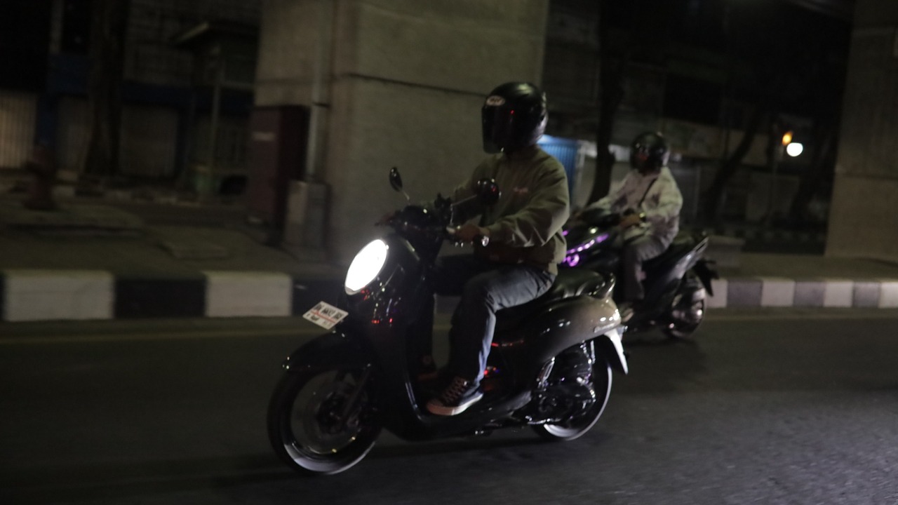 Astra Motor Sumsel Bagikan Tips Cari Aman Berkendara di Malam Hari