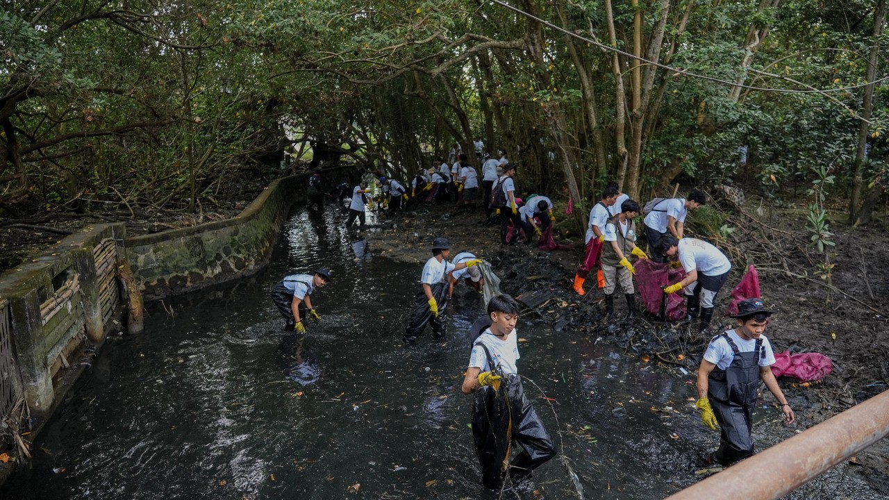 Peringati Hari Sungai Nasional, BRI Jaga Ekosistem Lewat Bersih-Bersih Sungai dan Kesadaran Pengelolaan Sampah