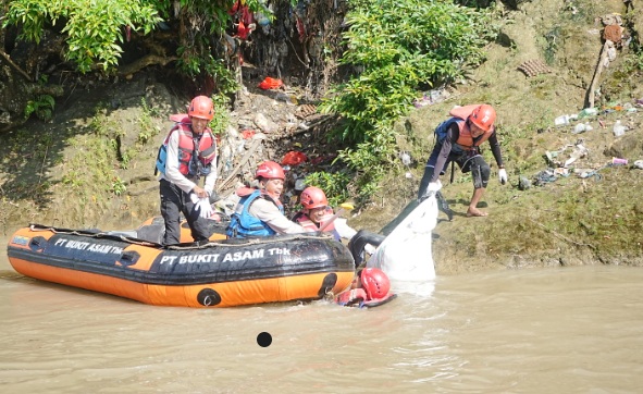 Bukti Komitmen Jaga Lingkungan Tetap Lestari, Bukit Asam Gelar Rangkaian Kegiatan Susur Sungai Hingga Workshop