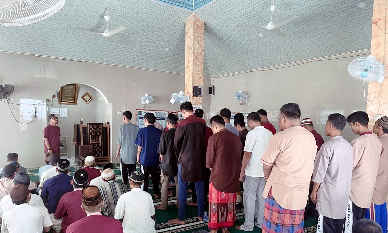 Warga Binaan Lapas Sekayu Antusias Belajar Shalat