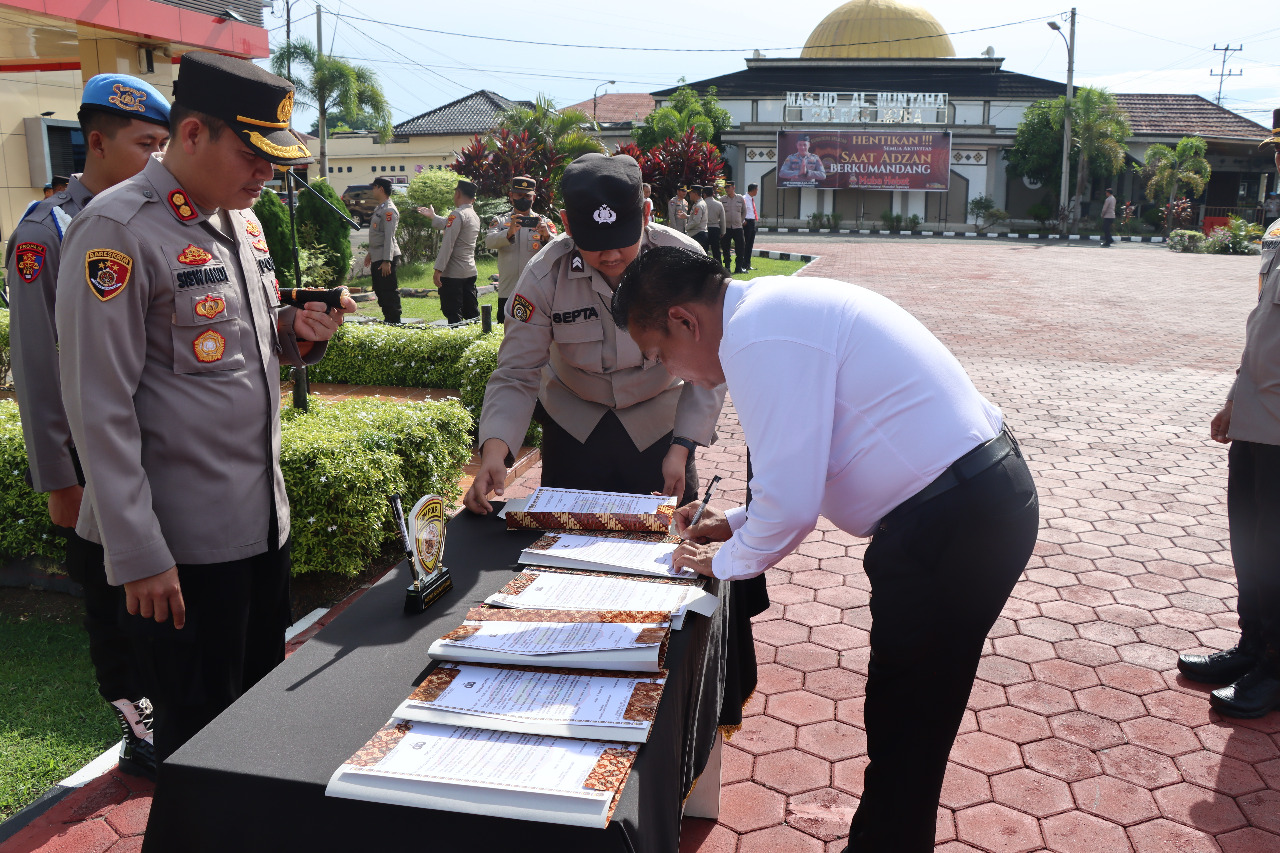 Pejabat Polres Muba Tanda Tangani Fakta Integritas 