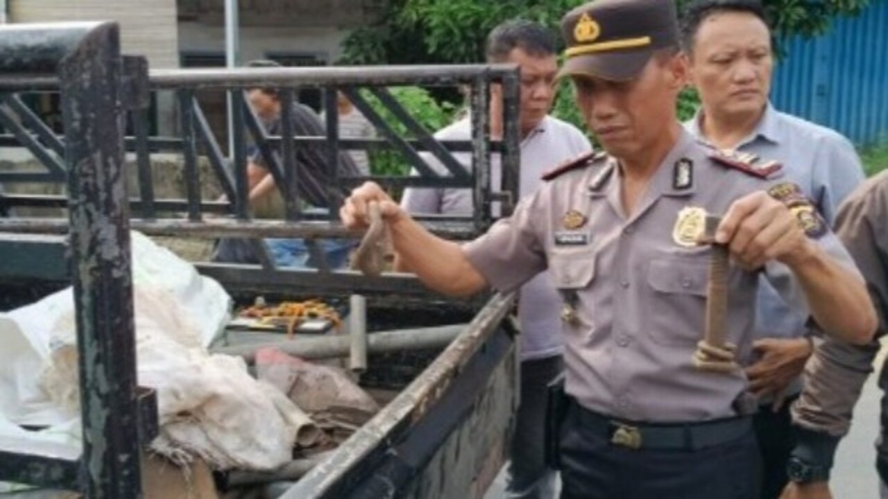 Curi Besi Rel Kereta Api, Dua Warga OKU Diringkus Polisi
