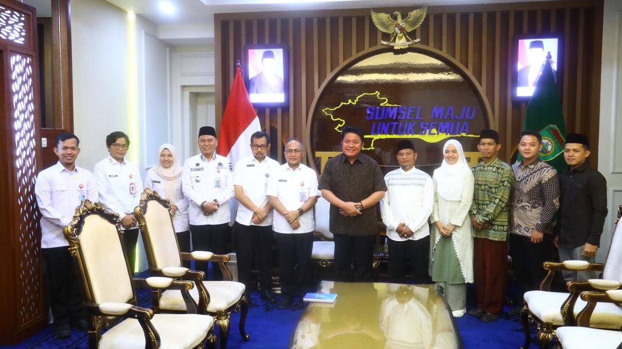 Audiensi Alumni IKM Gontor Palembang, Herman Deru Dorong Pendataan Santri dan Alumni Lebih Terstruktur.