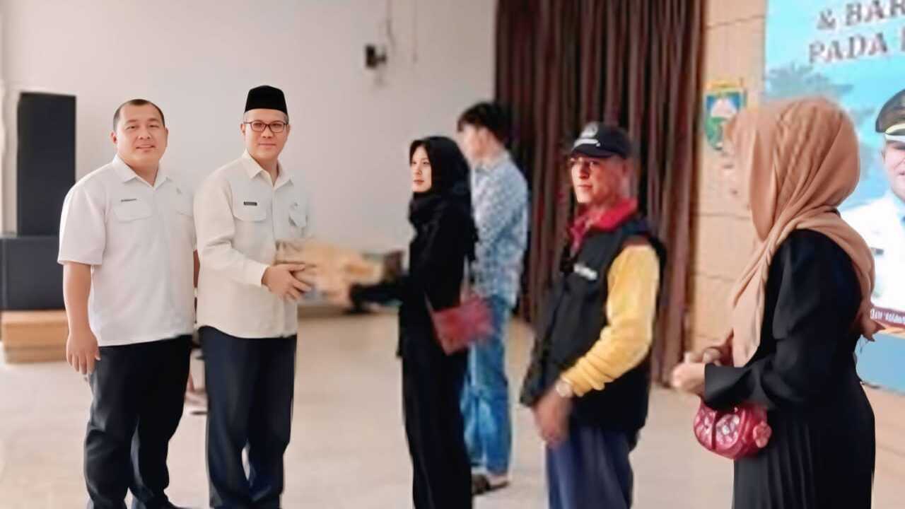 Pemkab OKU Salurkan Bantuan Usaha Ekonomi Produktif