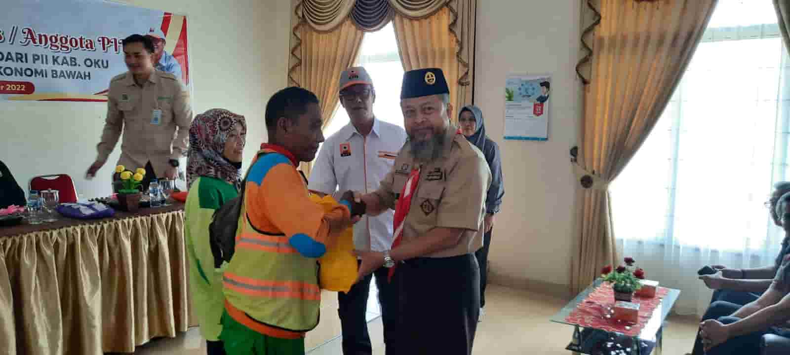 Persatuan Insinyur Indonesia Kabupaten OKU Salurkan Bantuan Sembako