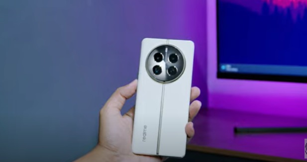  Realme 12 Pro+ Hadir dengan Desain Presisi ala Jam Tangan Abad ke-18