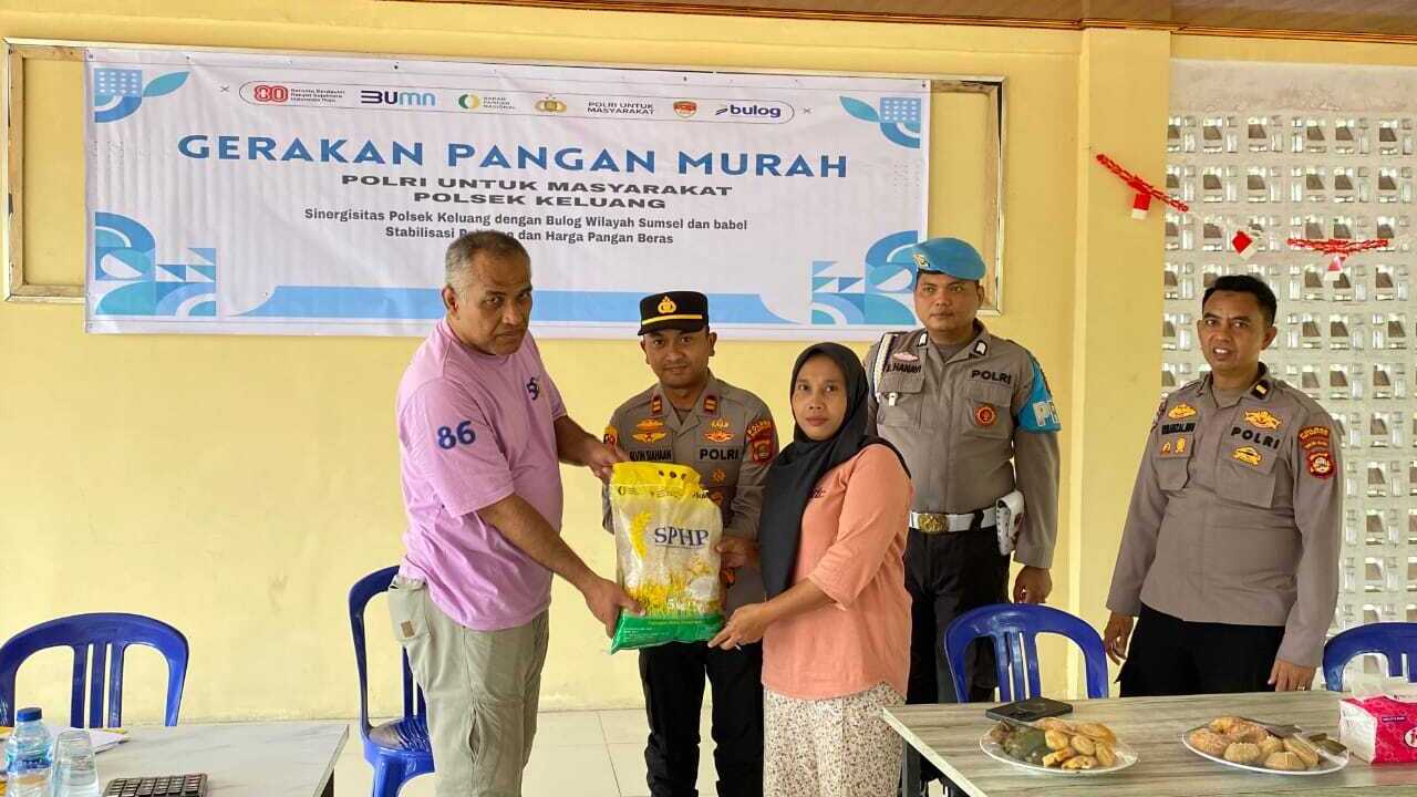 Gelar Gerakan Pangan Murah, Polsek Keluang Salurkan 6 Ton Beras Murah untuk Warga