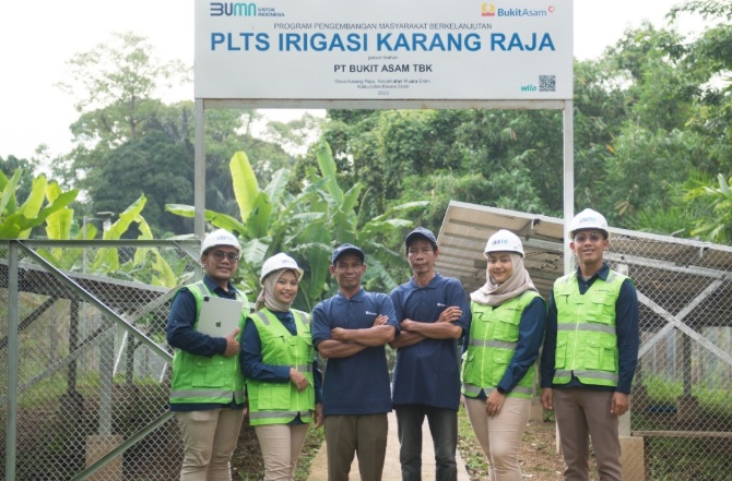 Dukung Aksi Iklim Berkelanjutan, PTBA Raih Penghargaan Pembina Desa Proklim 2025