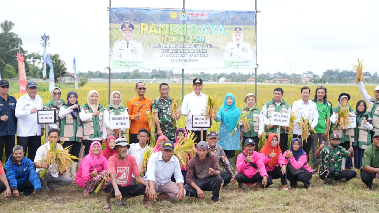 Bupati Edison Serahkan Bantuan Alsintan 