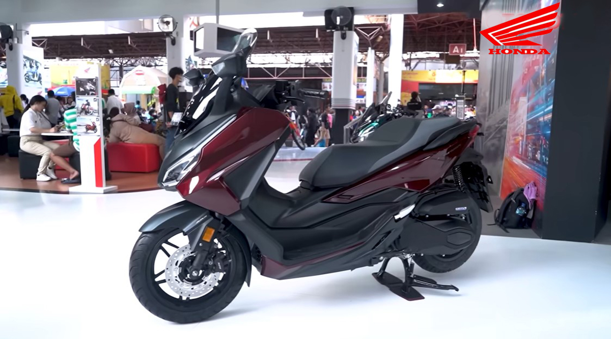 Honda Forza 250 Vs Yamaha XMax : Beda Kelas, Beda Gaya, Beda Harga !