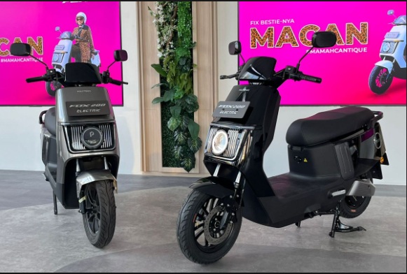Mengapa Motor Listrik Adalah Pilihan Tepat untuk Perempuan Urban Produktif ? Ini Jawabannya...