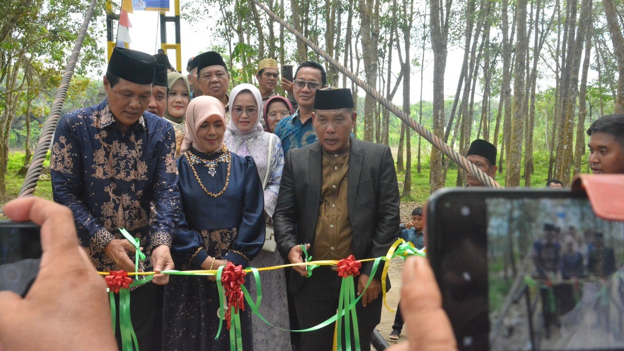 25 Tahun Menanti, Pembangunan Jembatan Gantung Akhirnya Terwujud