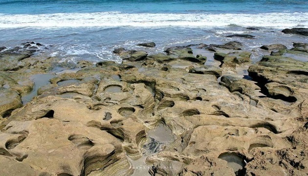 Pantai Baku, Keindahan Alam yang Menakjubkan Bak Surga Tersembunyi di Bima