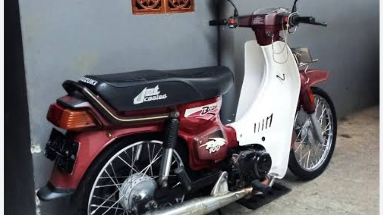 Deru Legendaris Suzuki RC 100, Motor 2-Tak Irit yang Tak Pernah Mati Gaya