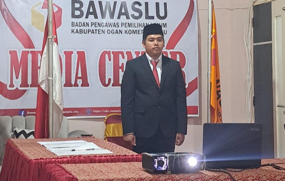 Anggi Irawan Resmi Dilantik Jadi Komisioner Bawaslu OKU