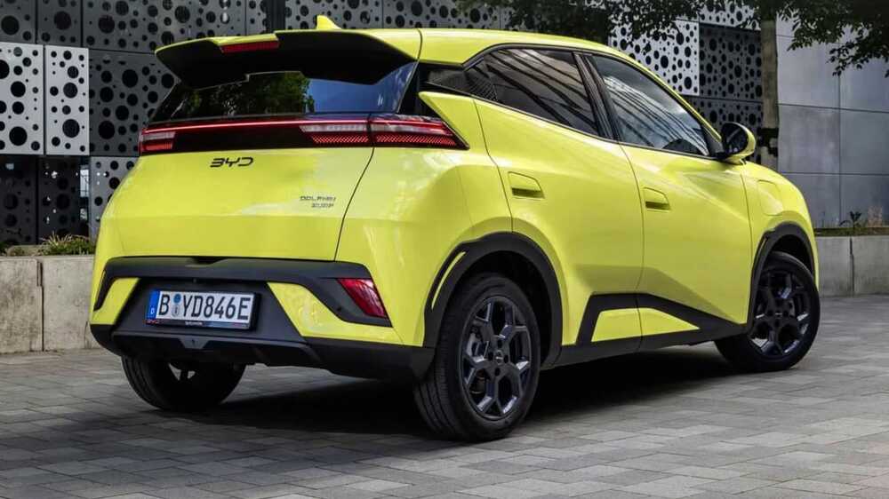 BYD Atto 1 Siap Tantang Wuling Binguo EV, City Car Listrik Makin Panas! 