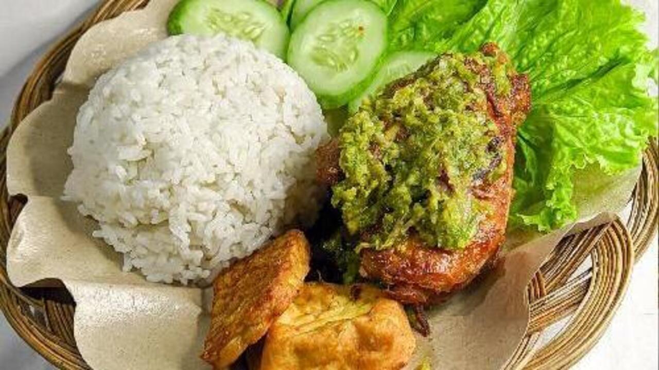 Ayam Penyet Sambal Ijo Jadi Primadona Baru Kuliner Nusantara