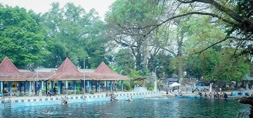 Sensasi Berkunjung dan Berendam di Air Panas Banyu Biru, Tidak Sama di Tempat Lain