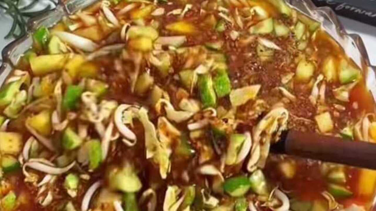 Rujak Cuka Khas Bandung, Kudapan Penutup Segar dengan Cita Rasa Legendaris