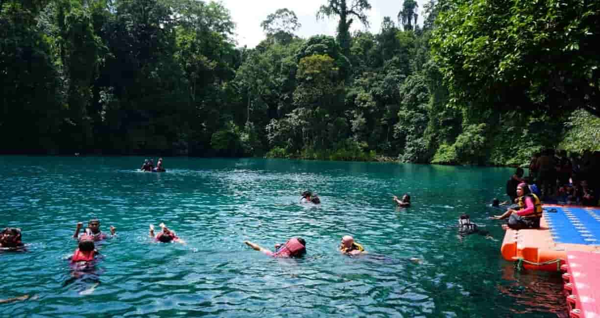 Pemekaran Wilayah Provinsi Kalimantan Timur, Menjelajahi Kecantikan Danau Labuan Cermin di Kabupaten Berau