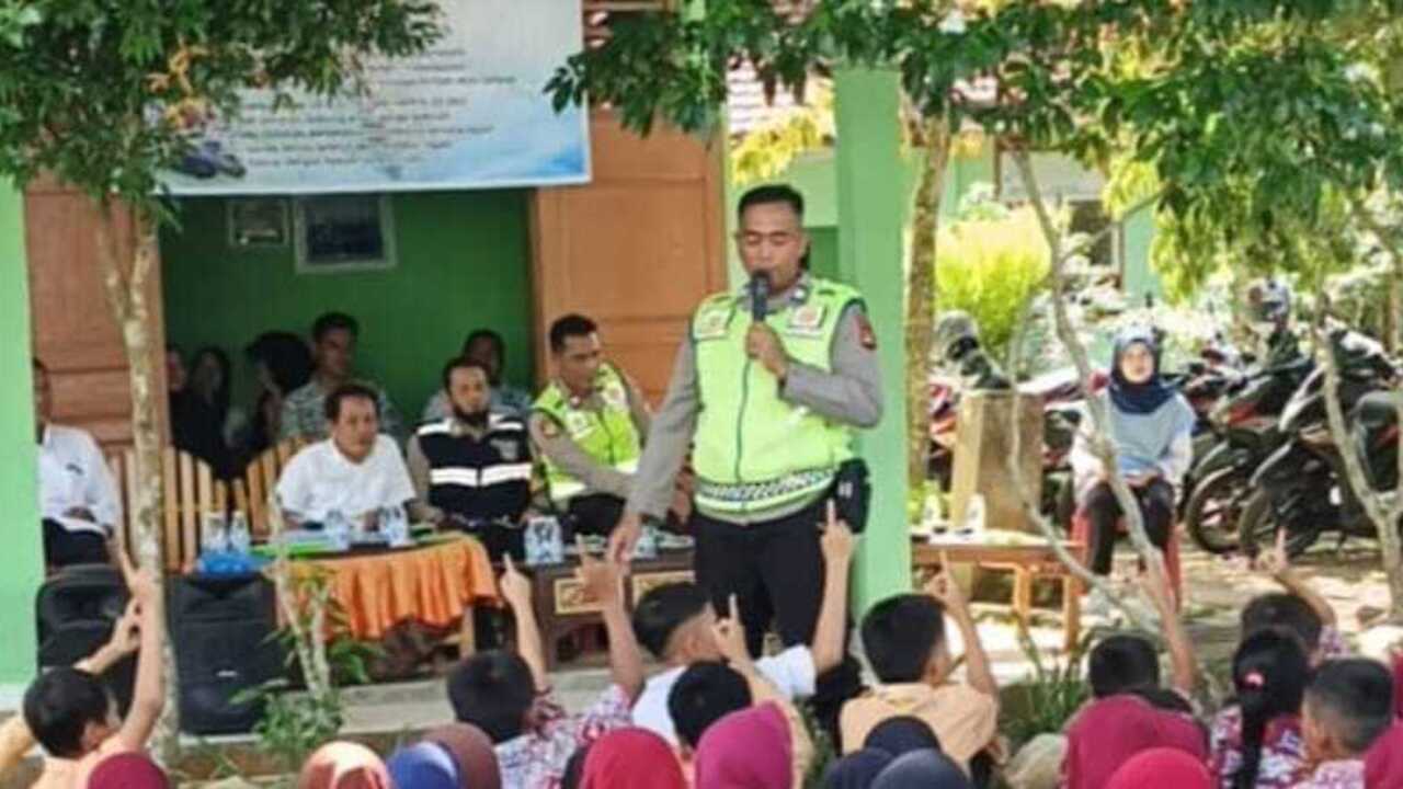 Polres OKU Gencarkan Sosialisasi Kenakalan Remaja di Sekolah