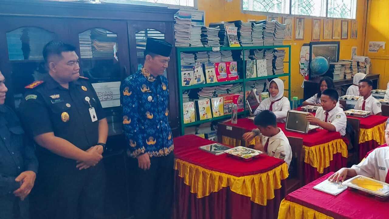 Pastikan Program Berjalan dengan Baik, Kajari Prabumulih Pantau dan Kawal Program Makan Bergizi Gratis