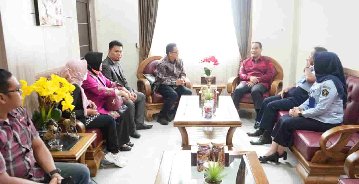 Terima pengurus Peradi Palembang, Ilham Djaya Tekankan Sinergi Wujudkan Budaya Sadar Hukum di Masyarakat
