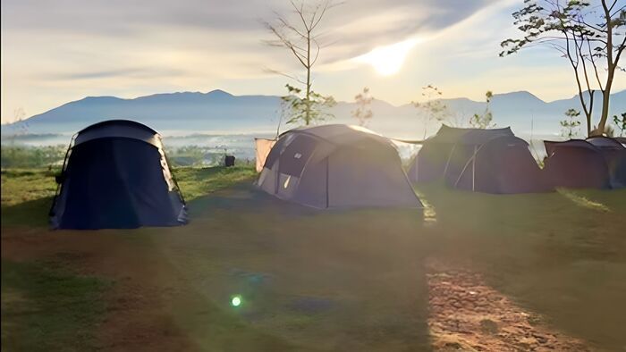 Camping Seru di Pallima Hills Pangalengan Bandung : Rasakan Suhu Dingin 8 Celcius yang Menyegarkan