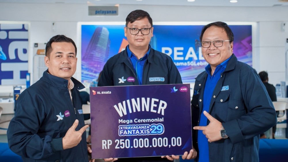 Ricky Nadiansyah Raih Hadiah Rp 250 Juta dari Kuis Xtravaganza/FantAXIS XL Axiata di Palembang