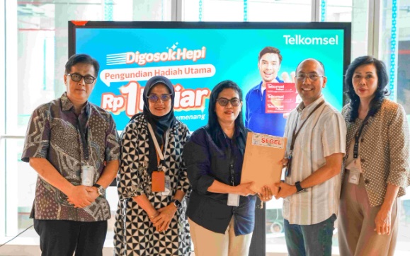 Telkomsel Bagikan THR Lebaran Miliaran Rupiah untuk Pemenang Grand Prize Program Digosok Hepi