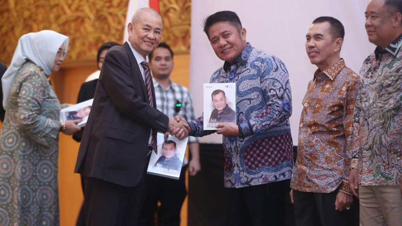 Herman Deru: Jejak Penjual Kopi Cermin Ketangguhan dan Loyalitas Sosok Chairul S. Matdiah