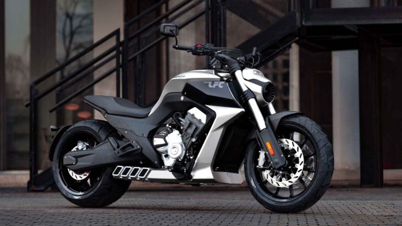 Alasan Benda LFC700 Disebut Power Cruiser Unik dan Berani Tampil Beda