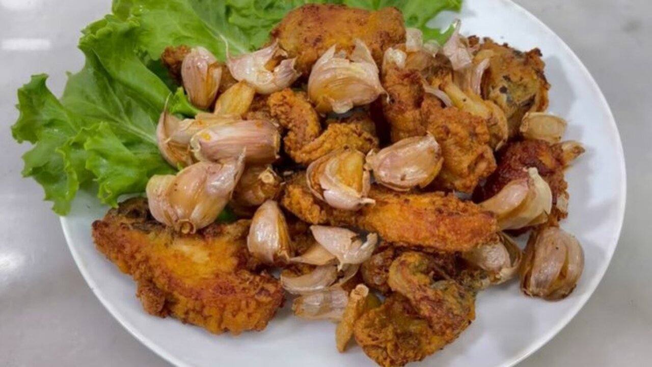 Ayam Goreng Bawang Putih : Hidangan Sederhana yang Jadi Favorit Baru di Meja Makan Indonesia