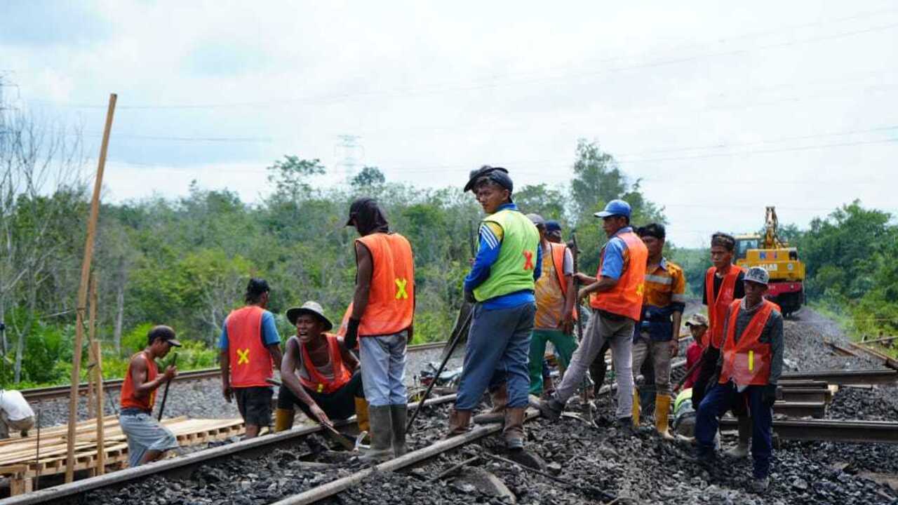 Jelang Angkutan Lebaran Idul Fitri 2025, KAI Divre III Intensifkan Perawatan Sarana Prasarana dan Catat 47.533