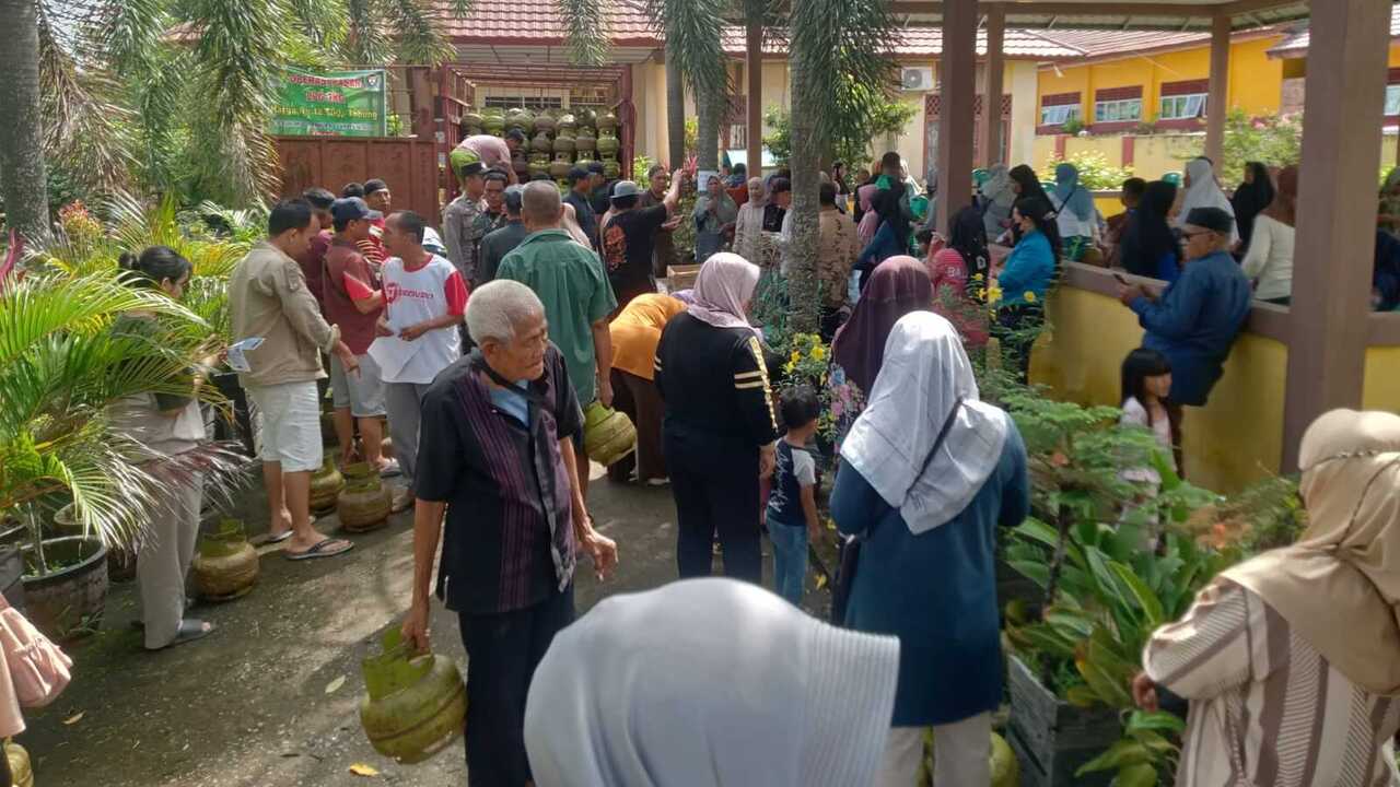 Gas Melon Langka, Usaha  Pedagang Kaki Lima Terancam Tutup