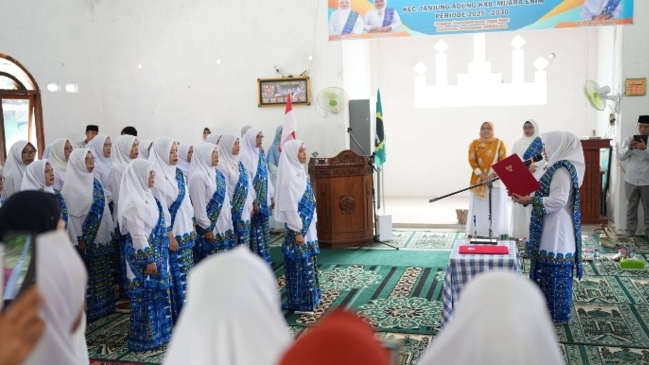 Wabup Sumarni Lantik Pengurus Cabang BKMT Kecamatan Tanjung Agung