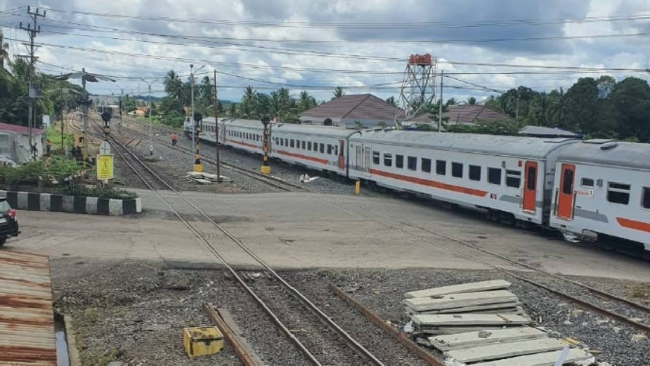 KAI Uji Coba Operasi Jalur Ganda Stasiun Muara Enim - Muara Lawai KAI Divre III Palembang Imbau Masya