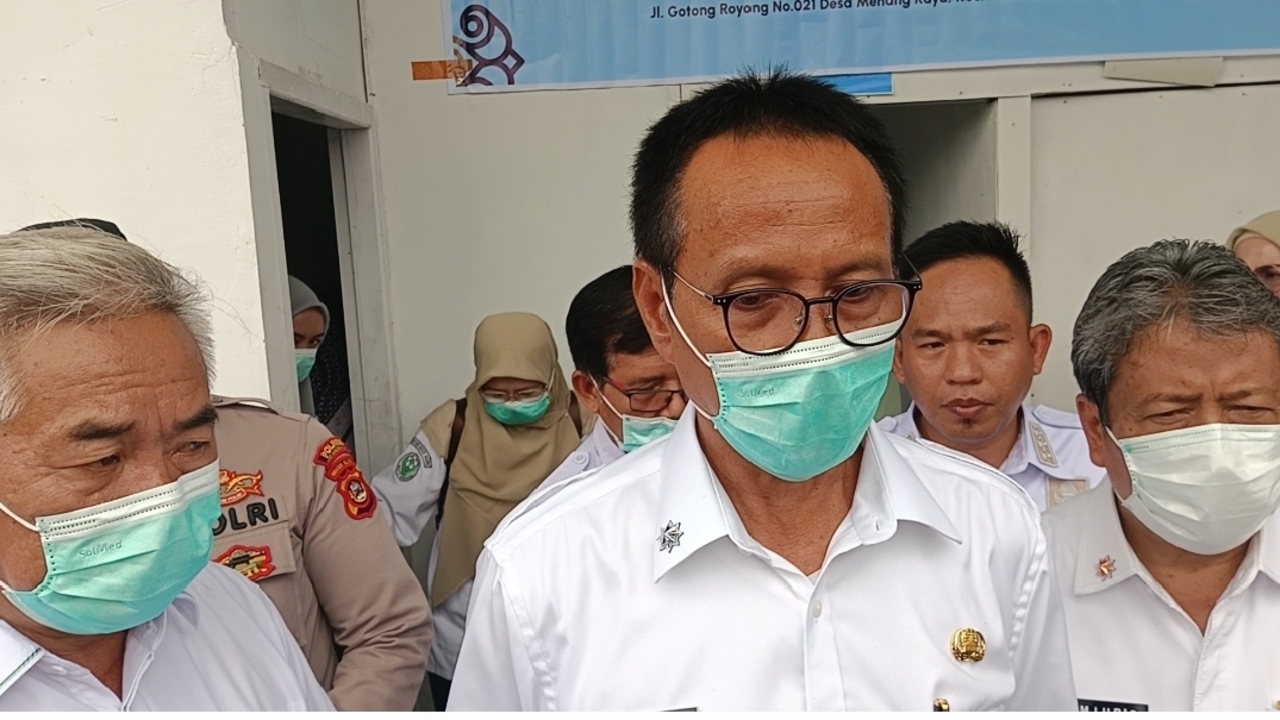 Sekda OKI Tinjau Dapur SPPG dan Para Korban yang Diduga Keracunan MBG di Pedamaran