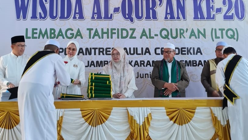 Renny Astuti Berikan Beasiswa Kepada Santri LTQ Hafal Alquran 30 Juz 