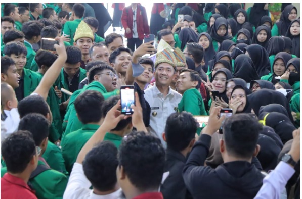 Pj Wako Palembang, Ratu Dewa Dorong Mahasiswa Pintar Ambil Peluang Agar Sukses