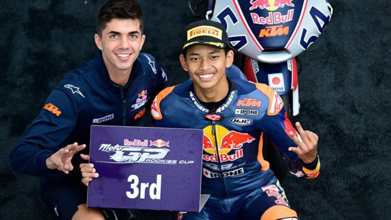 Veda Ega Pratama Pole Position di Austria, Kans Debut MotoGP 2026 Semakin Terbuka Lebar